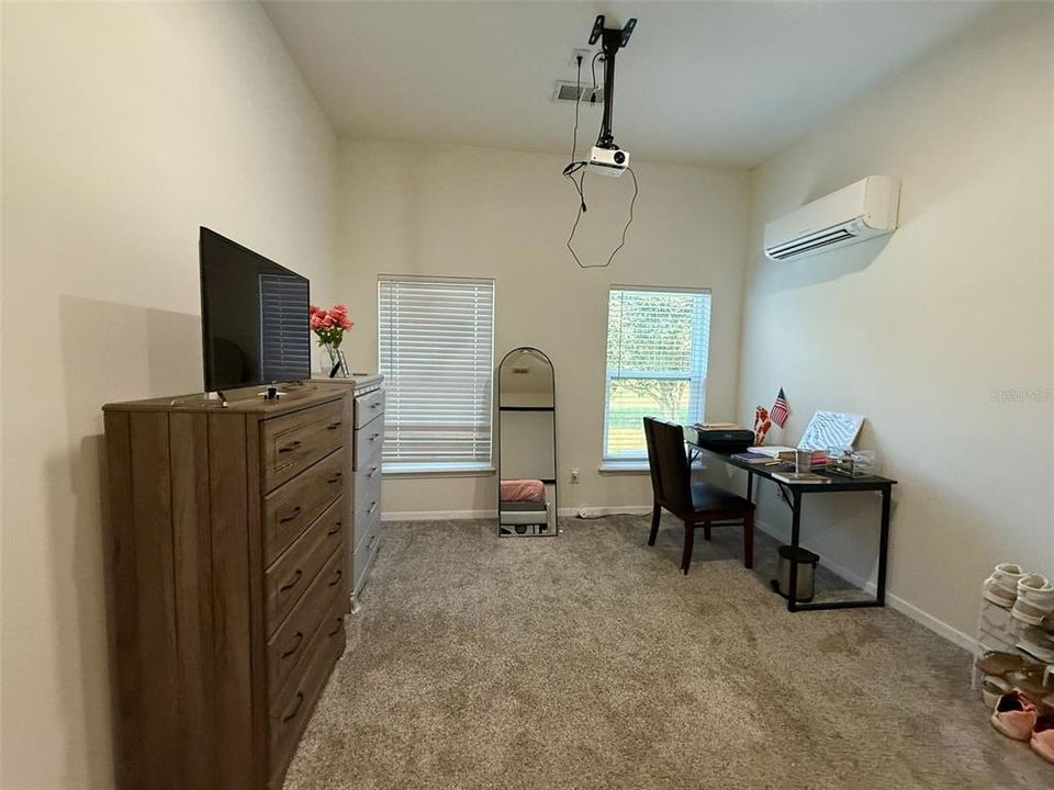 For Rent: $4,800 (6 beds, 4 baths, 3424 Square Feet)