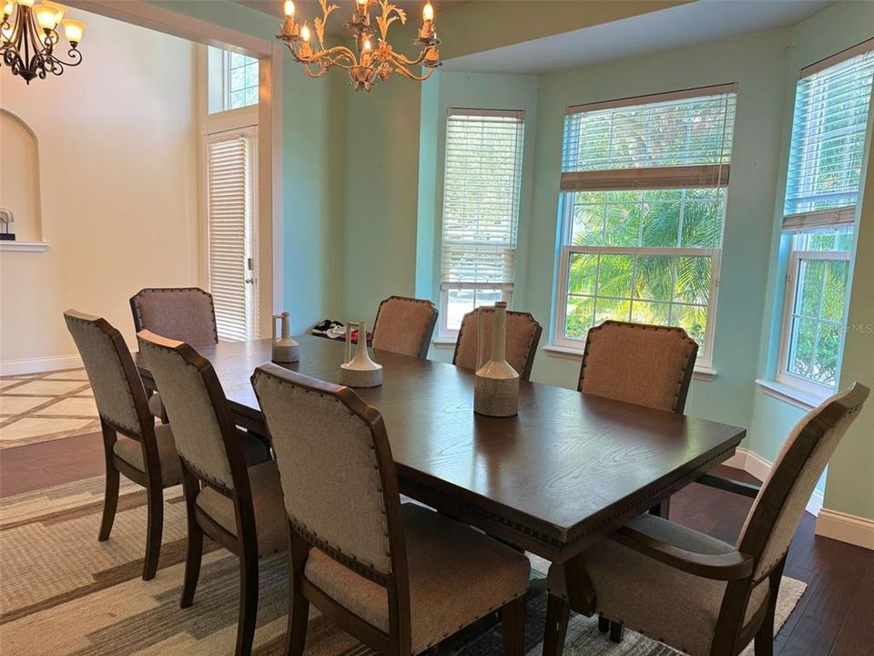 For Rent: $4,800 (6 beds, 4 baths, 3424 Square Feet)