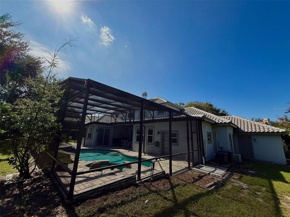 For Rent: $4,800 (6 beds, 4 baths, 3424 Square Feet)