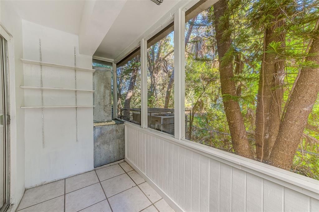 Active With Contract: $1,295 (2 beds, 1 baths, 900 Square Feet)