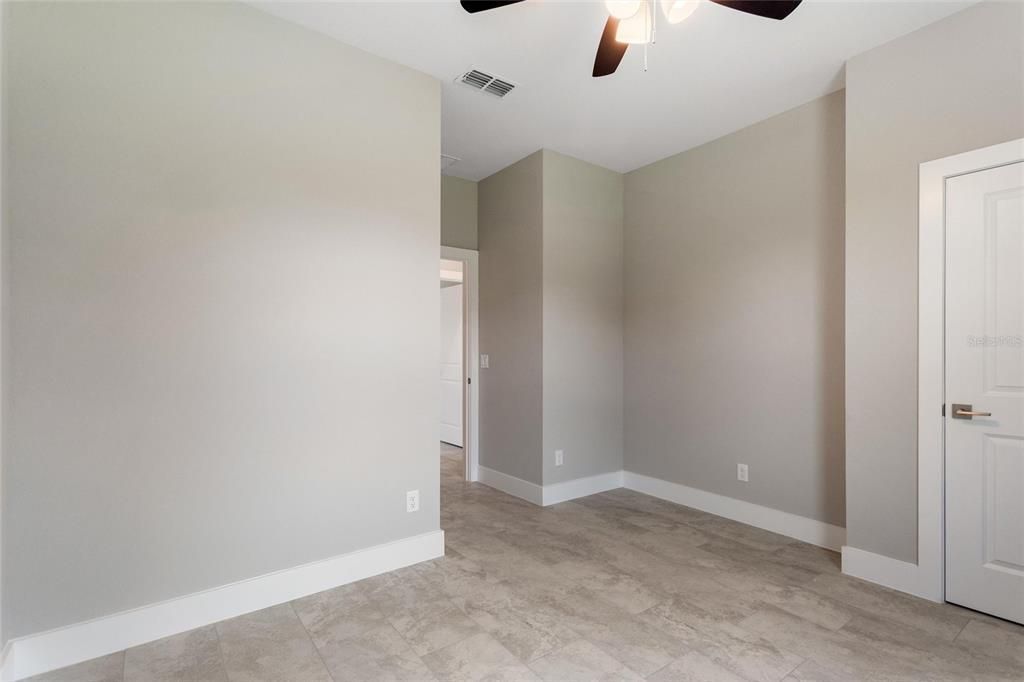 For Sale: $448,000 (4 beds, 2 baths, 1880 Square Feet)