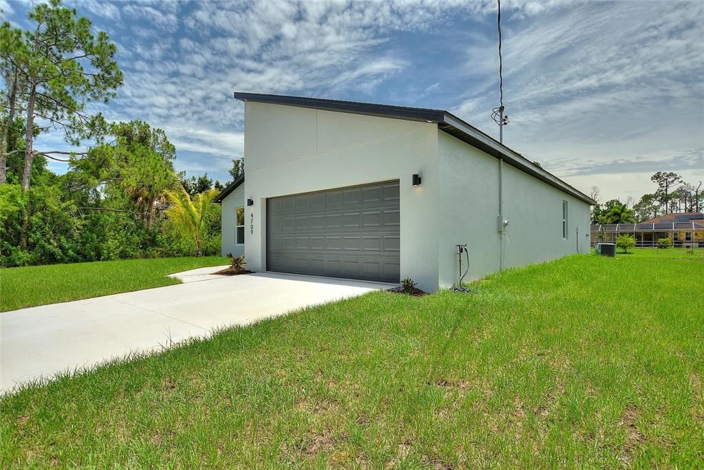 For Sale: $448,000 (4 beds, 2 baths, 1880 Square Feet)