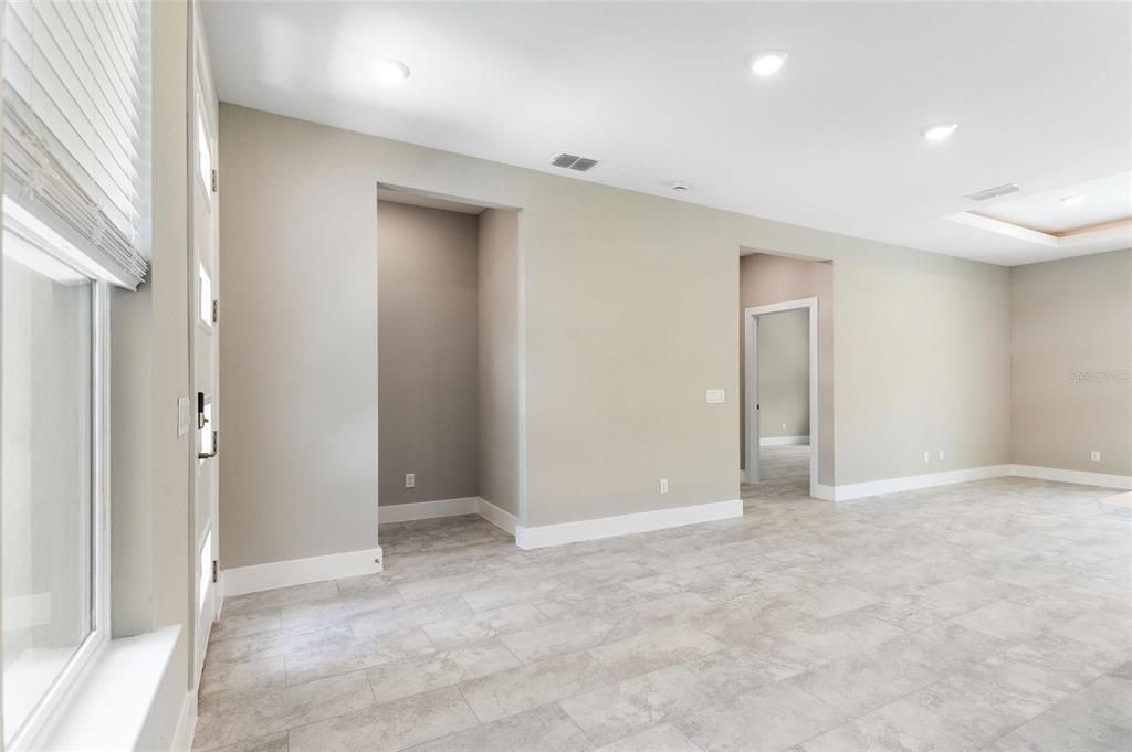 For Sale: $448,000 (4 beds, 2 baths, 1880 Square Feet)