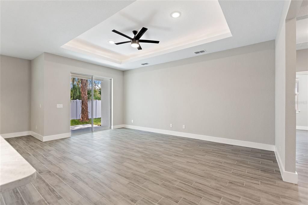 For Sale: $457,000 (4 beds, 2 baths, 1931 Square Feet)