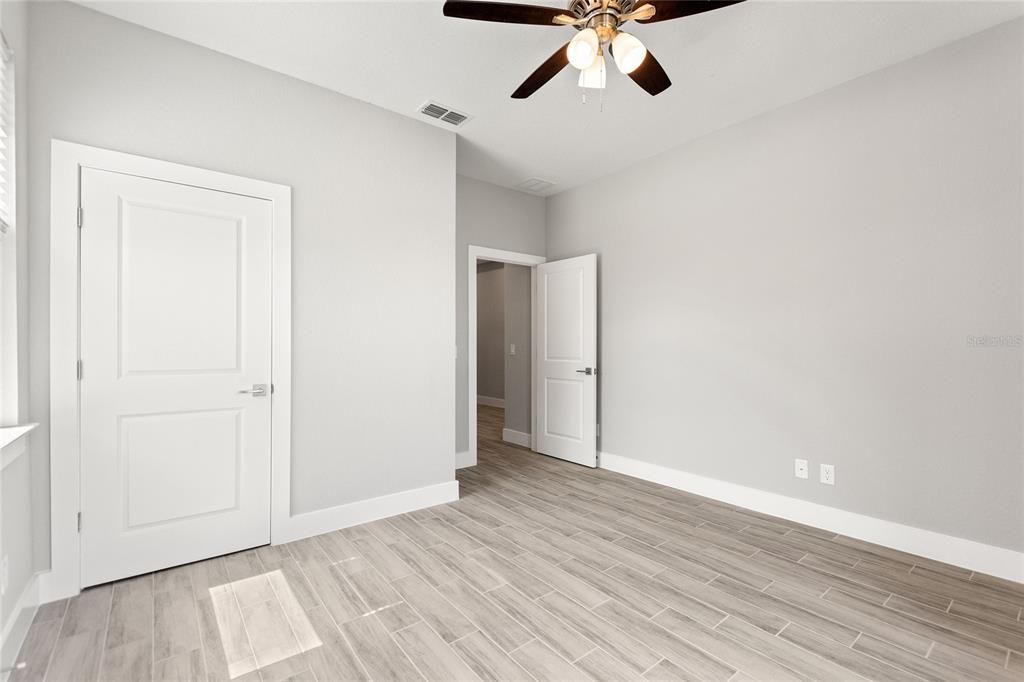 For Sale: $457,000 (4 beds, 2 baths, 1931 Square Feet)