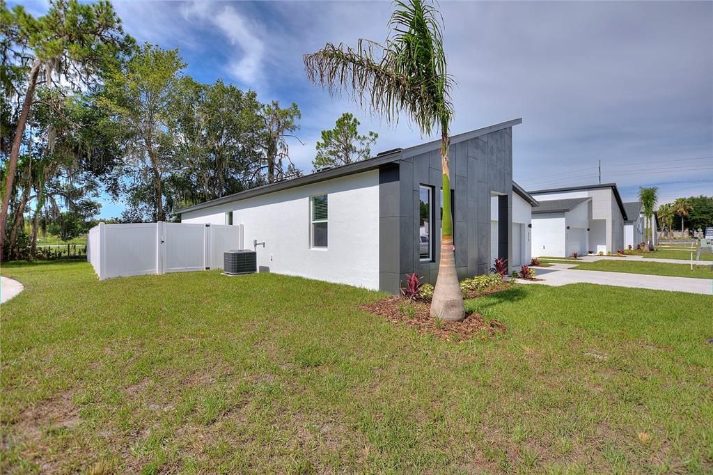 For Sale: $457,000 (4 beds, 2 baths, 1931 Square Feet)