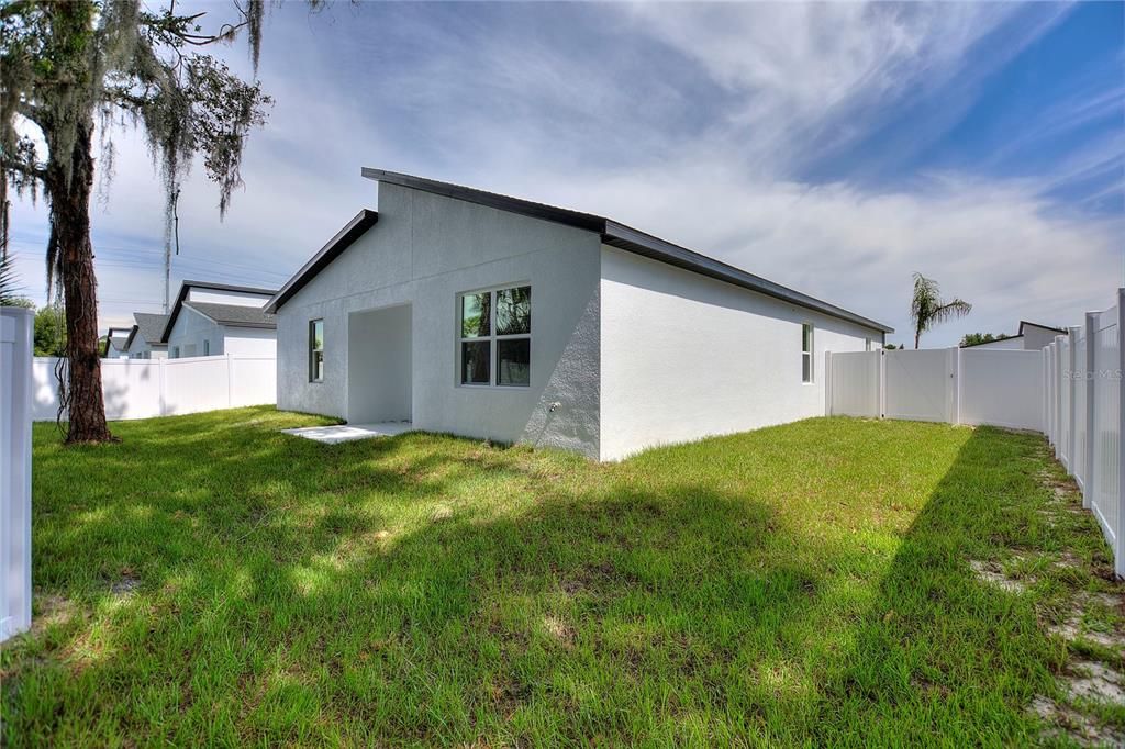 For Sale: $457,000 (4 beds, 2 baths, 1931 Square Feet)