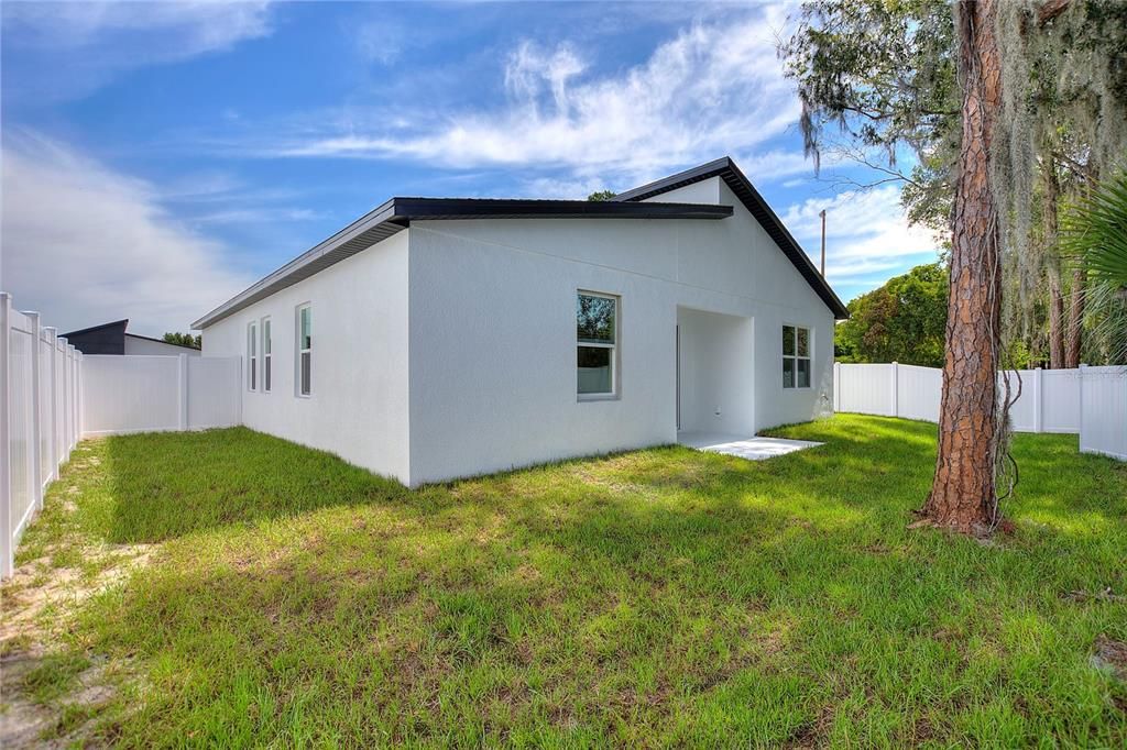 For Sale: $457,000 (4 beds, 2 baths, 1931 Square Feet)