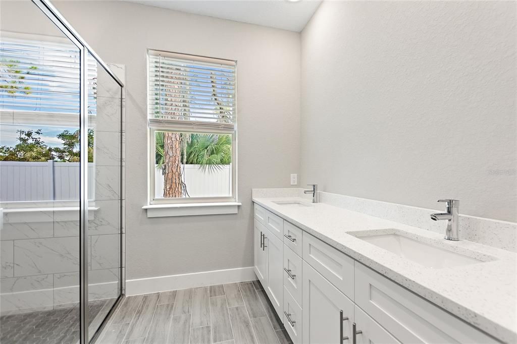 For Sale: $457,000 (4 beds, 2 baths, 1931 Square Feet)