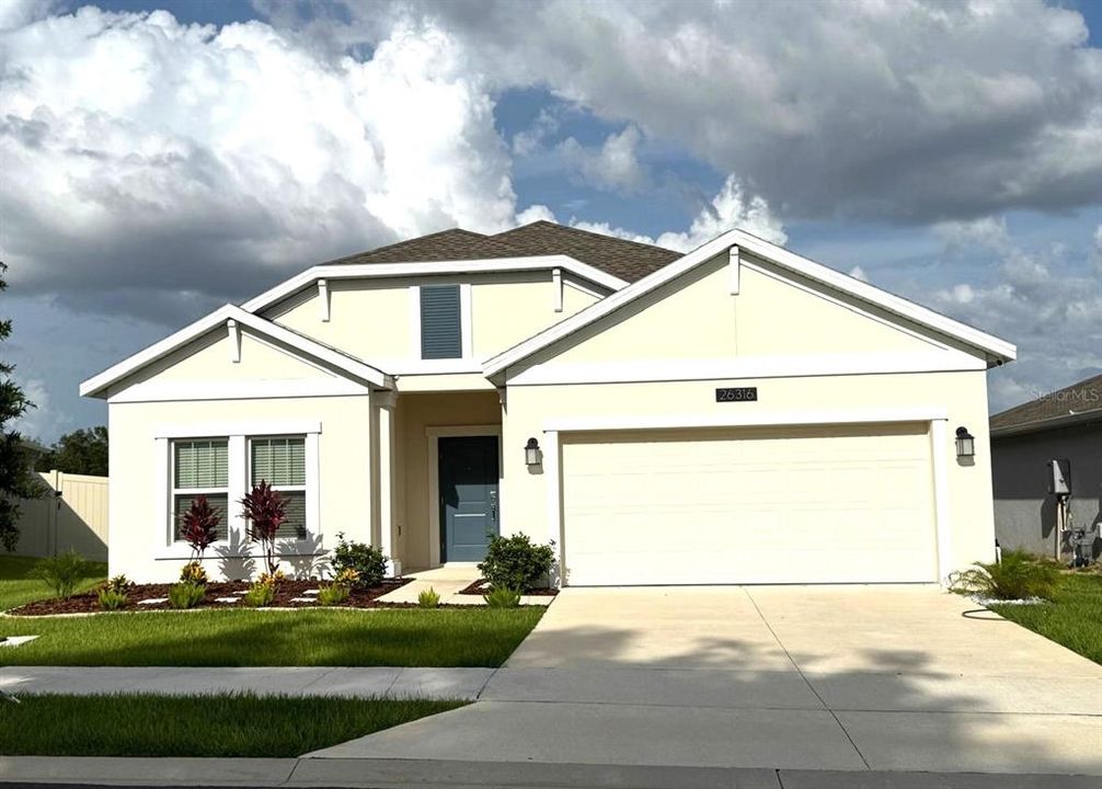 For Rent: $2,499 (4 beds, 2 baths, 1853 Square Feet)