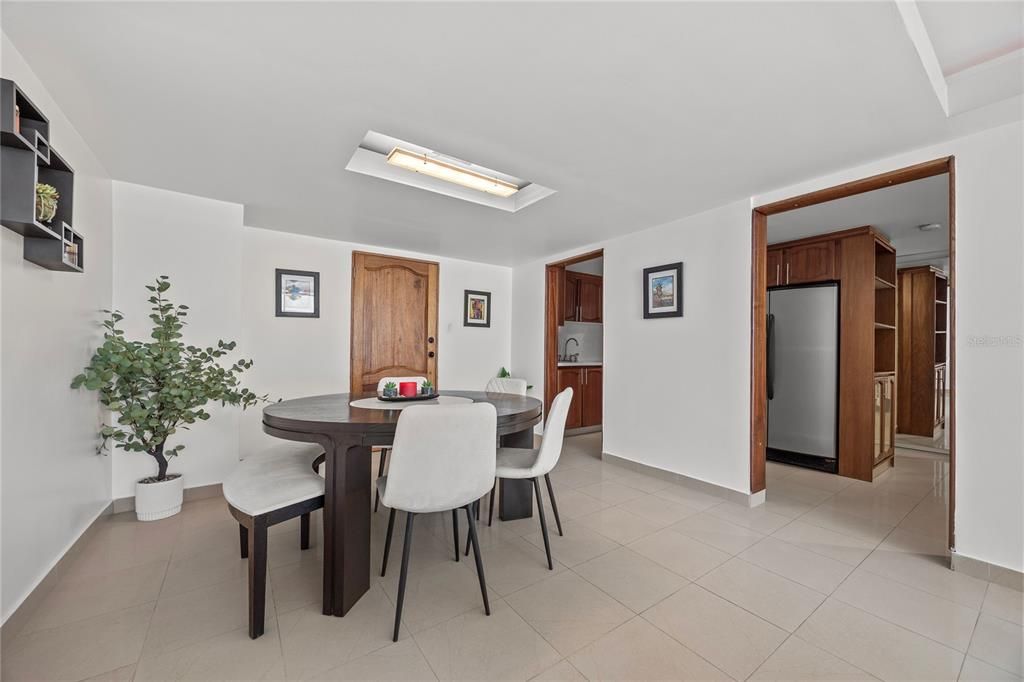 出租: $2,800 (1 贝兹, 1 浴室, 776 平方英尺)