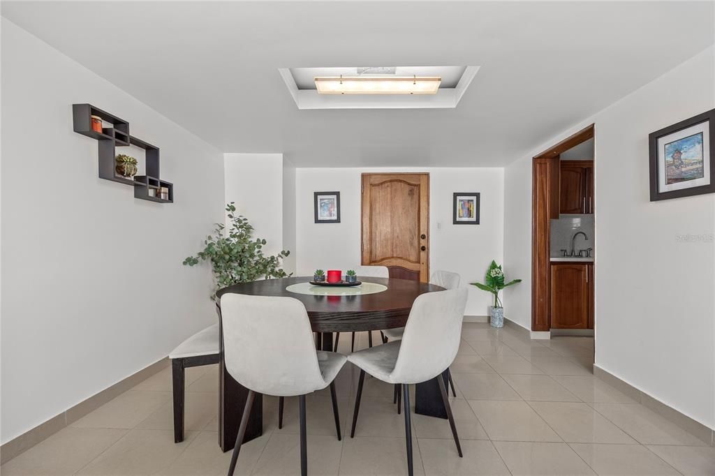 出租: $2,800 (1 贝兹, 1 浴室, 776 平方英尺)