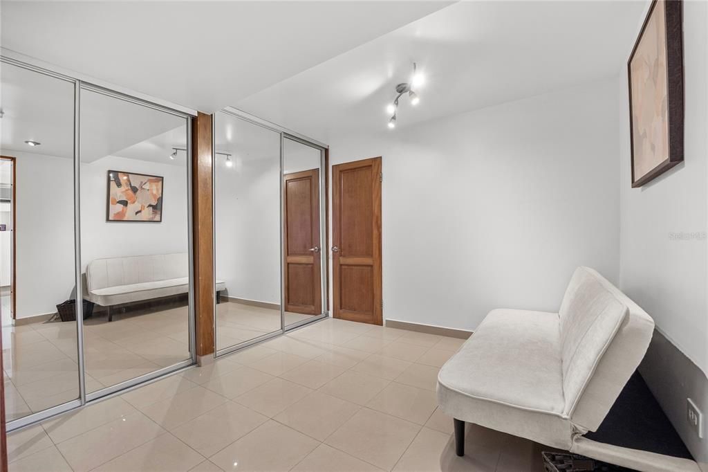 出租: $2,800 (1 贝兹, 1 浴室, 776 平方英尺)