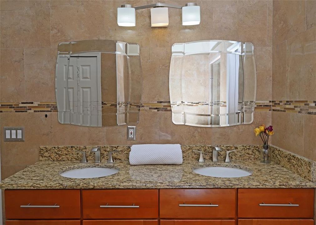 For Sale: $449,990 (4 beds, 2 baths, 1880 Square Feet)