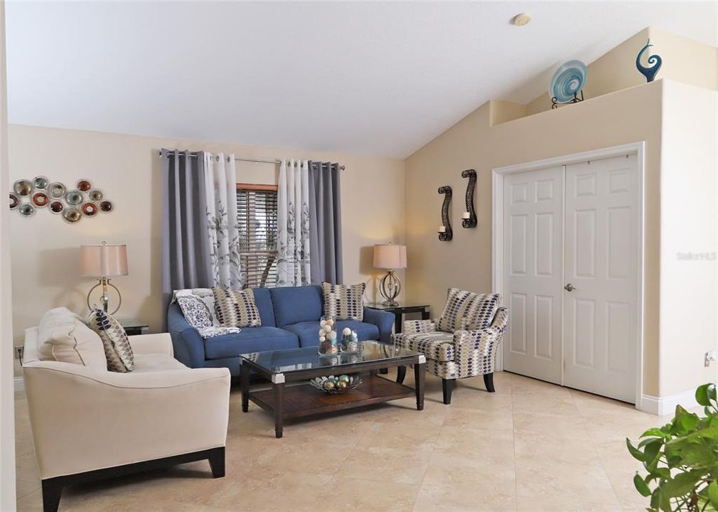 For Sale: $449,990 (4 beds, 2 baths, 1880 Square Feet)