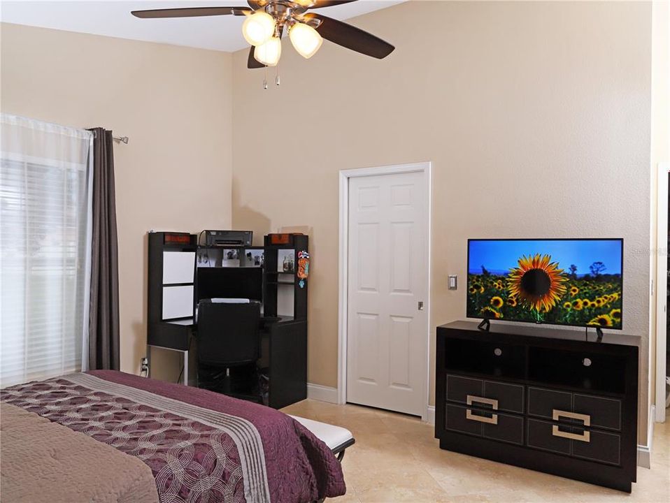 For Sale: $449,990 (4 beds, 2 baths, 1880 Square Feet)