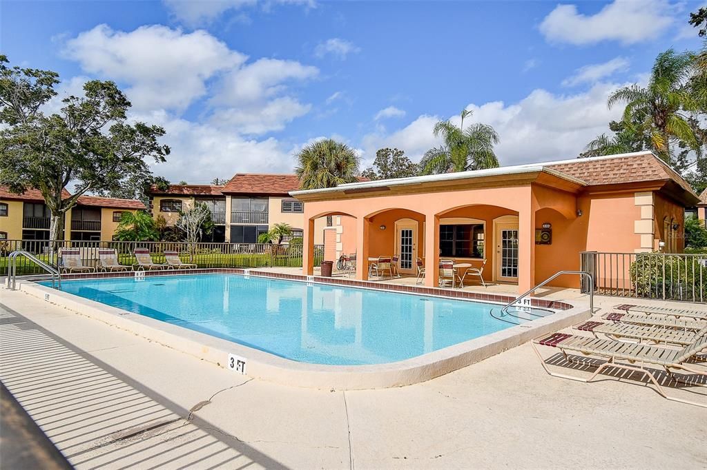 For Sale: $199,000 (2 beds, 2 baths, 912 Square Feet)