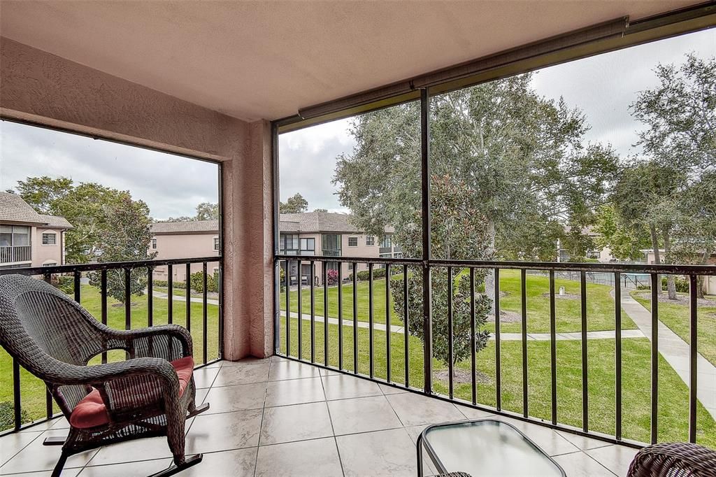 For Sale: $199,000 (2 beds, 2 baths, 912 Square Feet)