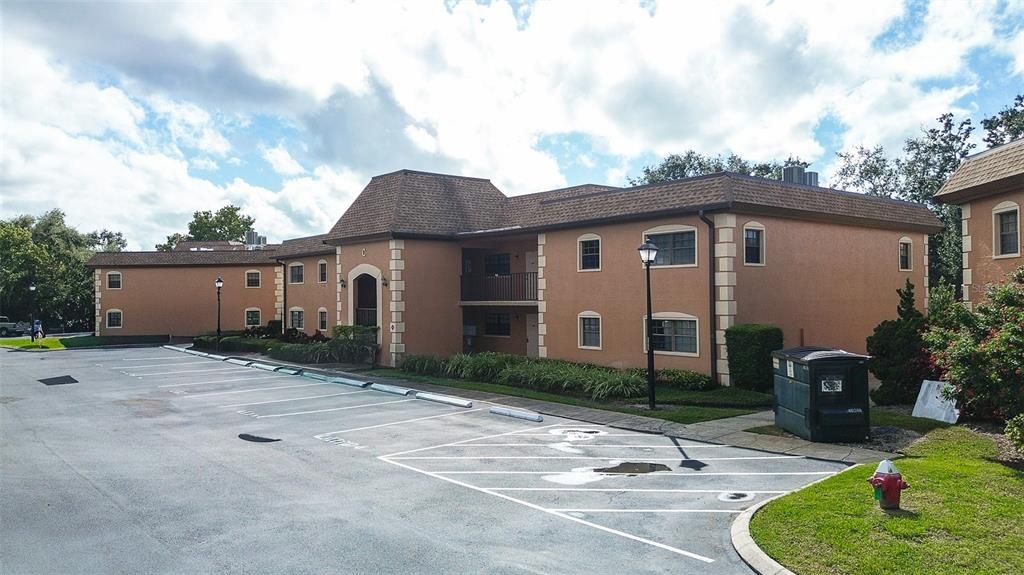 For Sale: $199,000 (2 beds, 2 baths, 912 Square Feet)