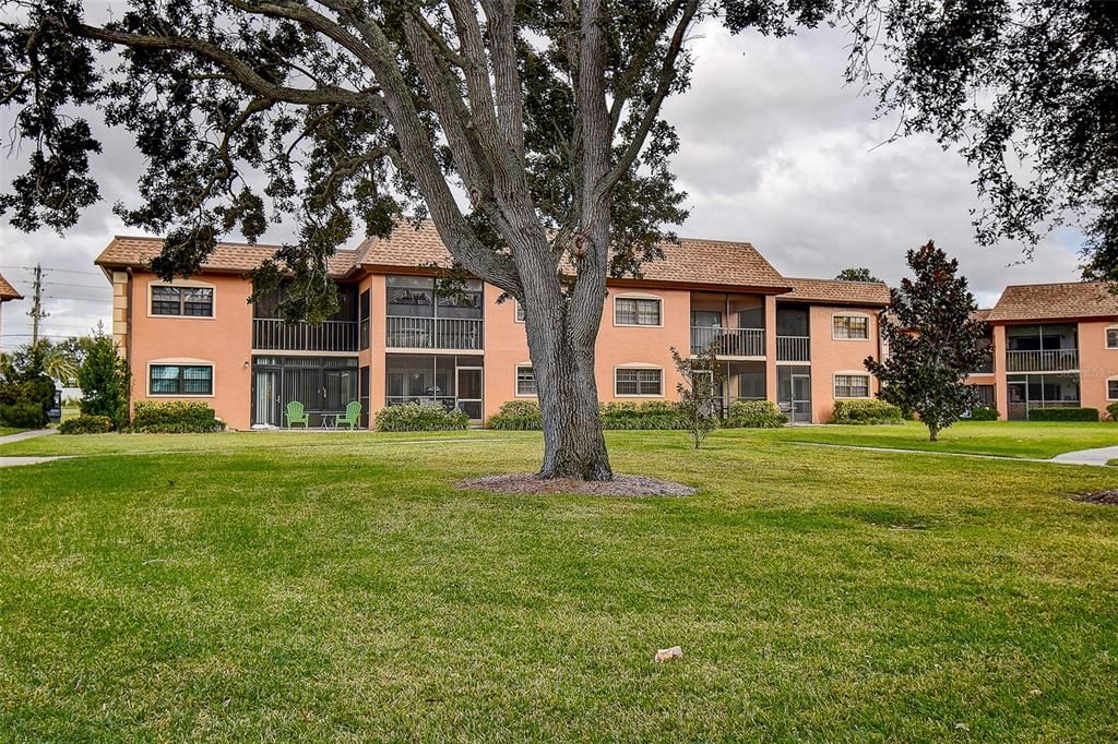 For Sale: $199,000 (2 beds, 2 baths, 912 Square Feet)