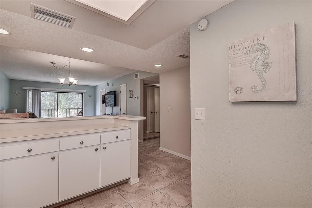 For Sale: $199,000 (2 beds, 2 baths, 912 Square Feet)