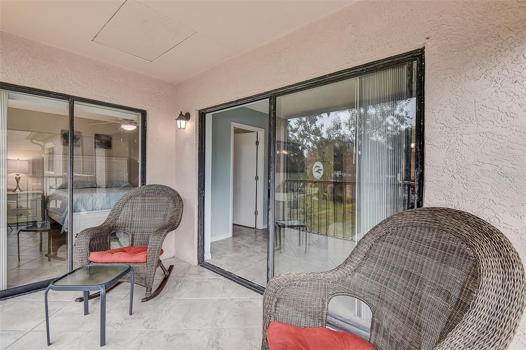 For Sale: $199,000 (2 beds, 2 baths, 912 Square Feet)