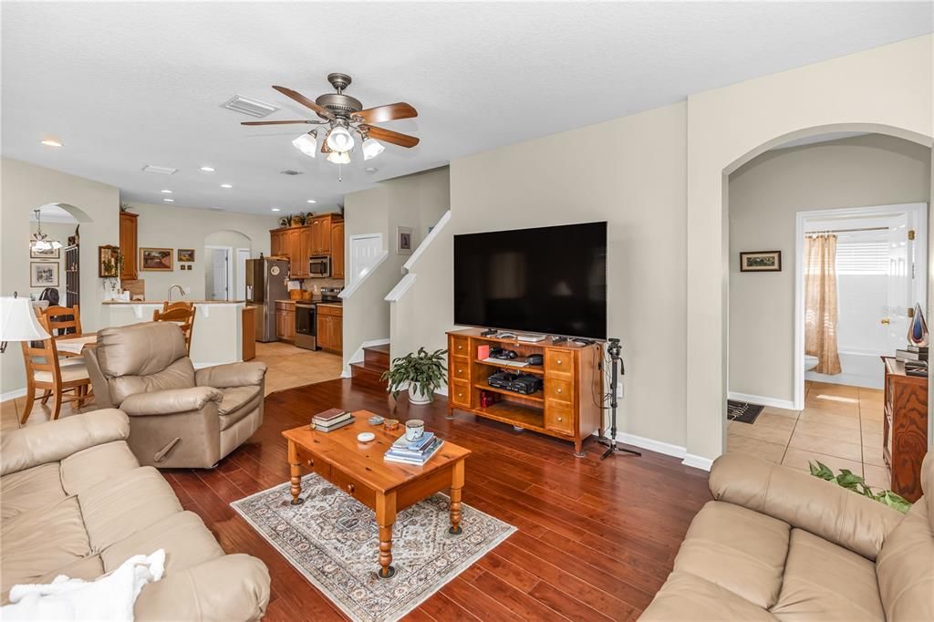 En Venta: $565,000 (4 camas, 4 baños, 2798 Pies cuadrados)