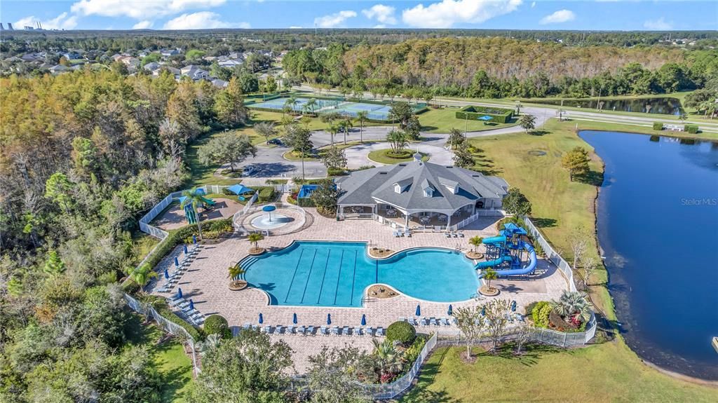 En Venta: $565,000 (4 camas, 4 baños, 2798 Pies cuadrados)