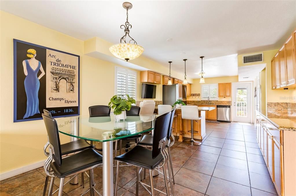 На продажу: $980,000 (2 спален, 3 ванн, 1450 Квадратных фут)