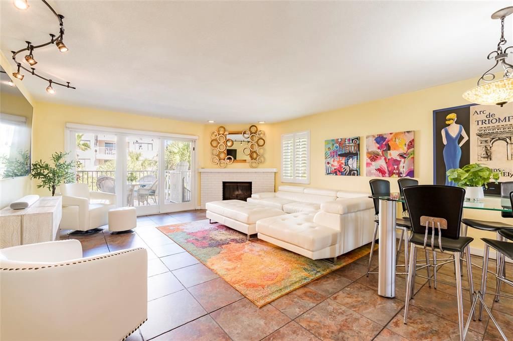 На продажу: $980,000 (2 спален, 3 ванн, 1450 Квадратных фут)