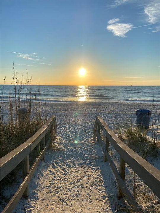 На продажу: $980,000 (2 спален, 3 ванн, 1450 Квадратных фут)