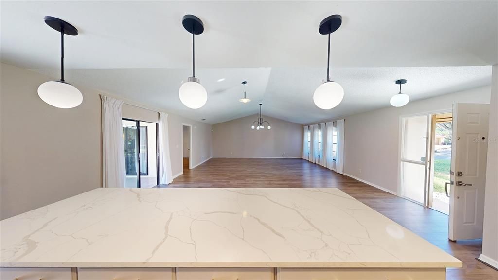 En Venta: $575,000 (2 camas, 2 baños, 1473 Pies cuadrados)