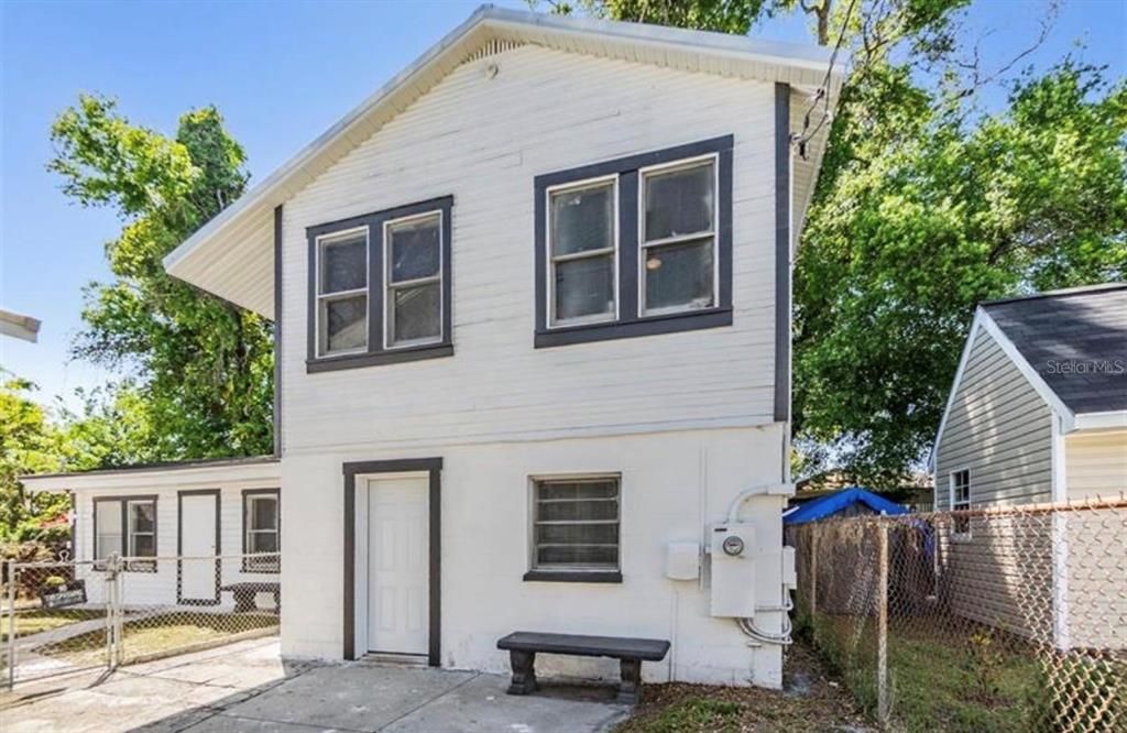 For Rent: $1,350 (1 beds, 1 baths, 580 Square Feet)