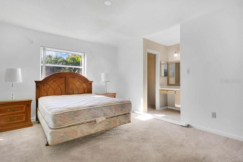 For Sale: $359,900 (3 beds, 2 baths, 1322 Square Feet)