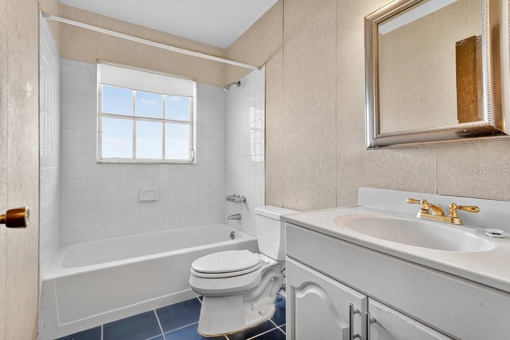 For Sale: $359,900 (3 beds, 2 baths, 1322 Square Feet)