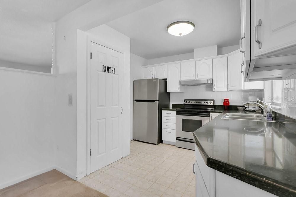 For Sale: $359,900 (3 beds, 2 baths, 1322 Square Feet)