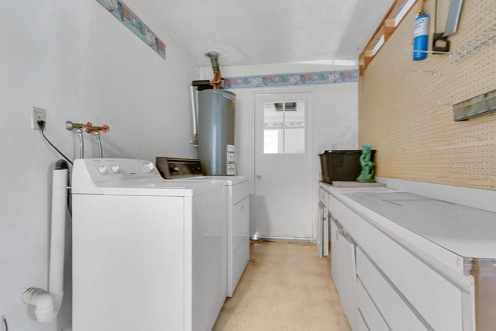 For Sale: $359,900 (3 beds, 2 baths, 1322 Square Feet)