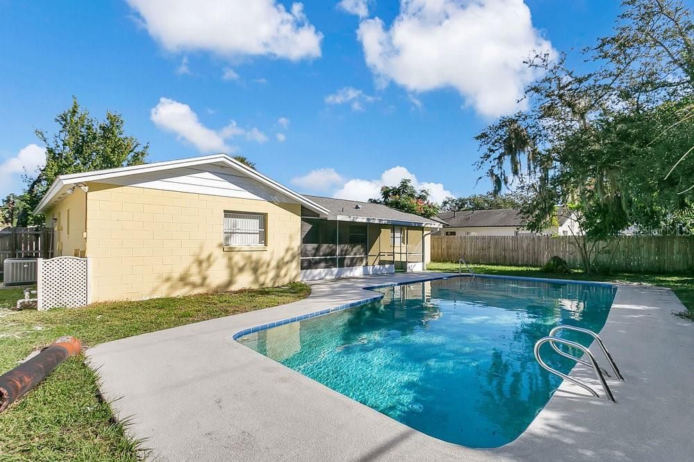 For Sale: $359,900 (3 beds, 2 baths, 1322 Square Feet)