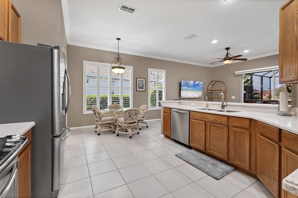 For Sale: $650,000 (4 beds, 2 baths, 2213 Square Feet)