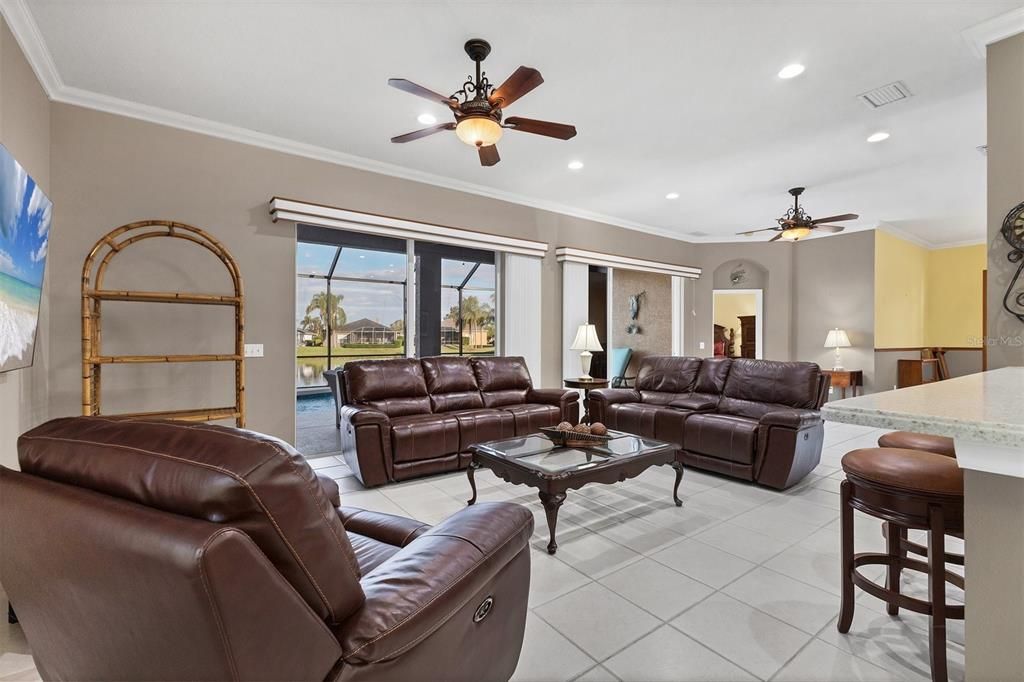 For Sale: $650,000 (4 beds, 2 baths, 2213 Square Feet)