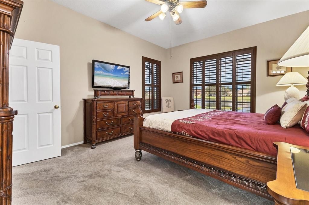 For Sale: $650,000 (4 beds, 2 baths, 2213 Square Feet)