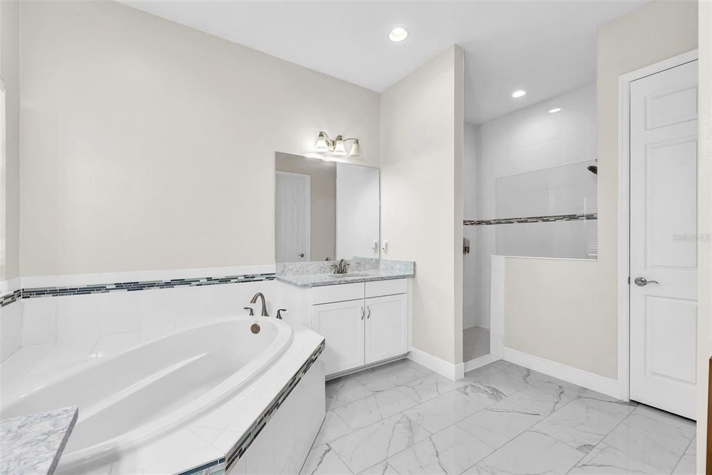 В аренду: $3,300 (3 спален, 3 ванн, 2541 Квадратных фут)