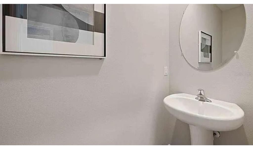 For Rent: $2,190 (3 beds, 2 baths, 1673 Square Feet)