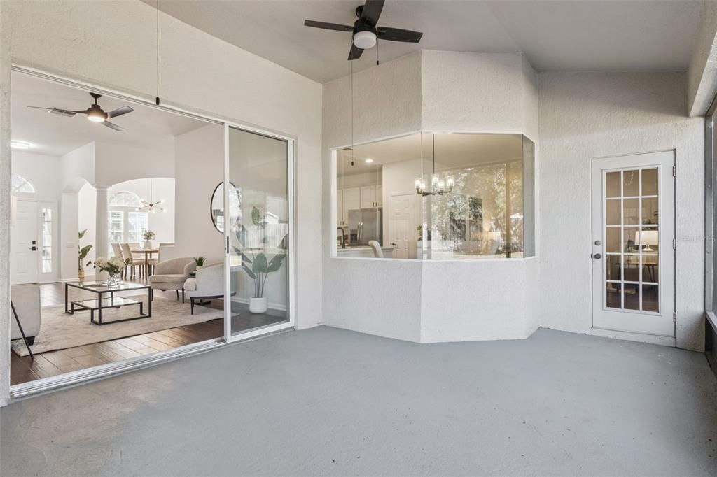 合同活跃: $600,000 (4 贝兹, 2 浴室, 2436 平方英尺)