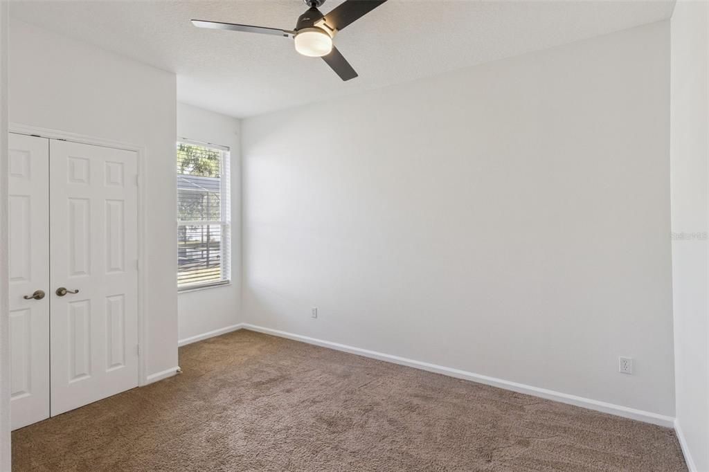 合同活跃: $600,000 (4 贝兹, 2 浴室, 2436 平方英尺)