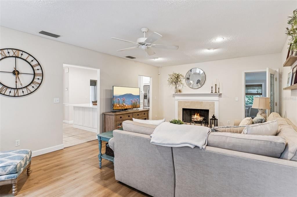 Active With Contract: $795,000 (3 beds, 2 baths, 1712 Square Feet)