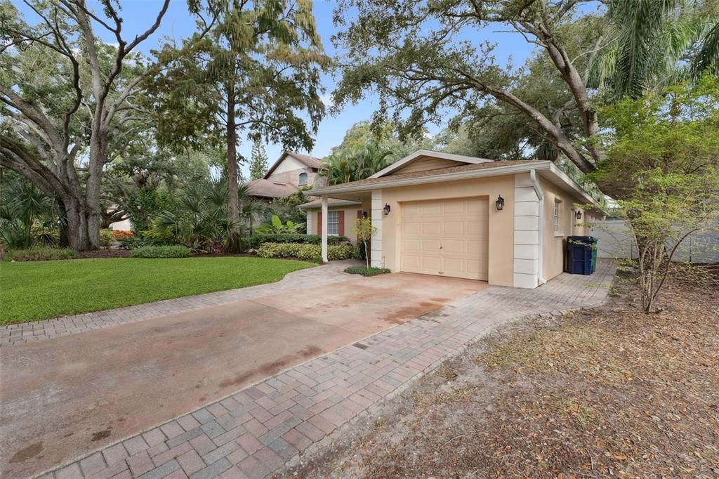 Active With Contract: $795,000 (3 beds, 2 baths, 1712 Square Feet)