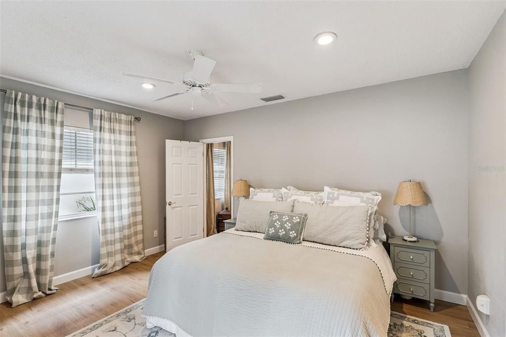 Active With Contract: $795,000 (3 beds, 2 baths, 1712 Square Feet)