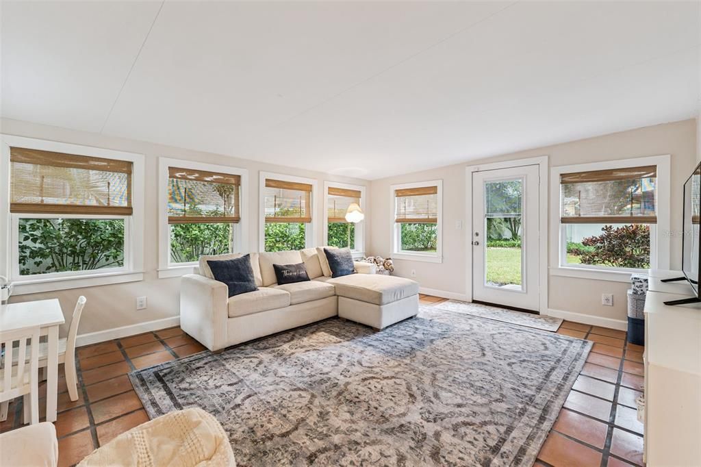 Active With Contract: $795,000 (3 beds, 2 baths, 1712 Square Feet)