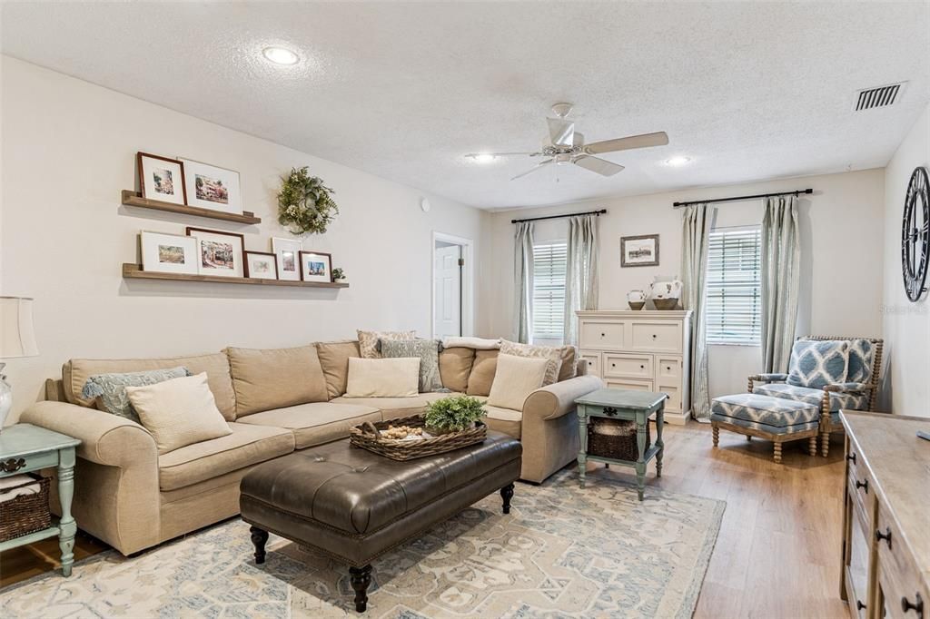 Active With Contract: $795,000 (3 beds, 2 baths, 1712 Square Feet)